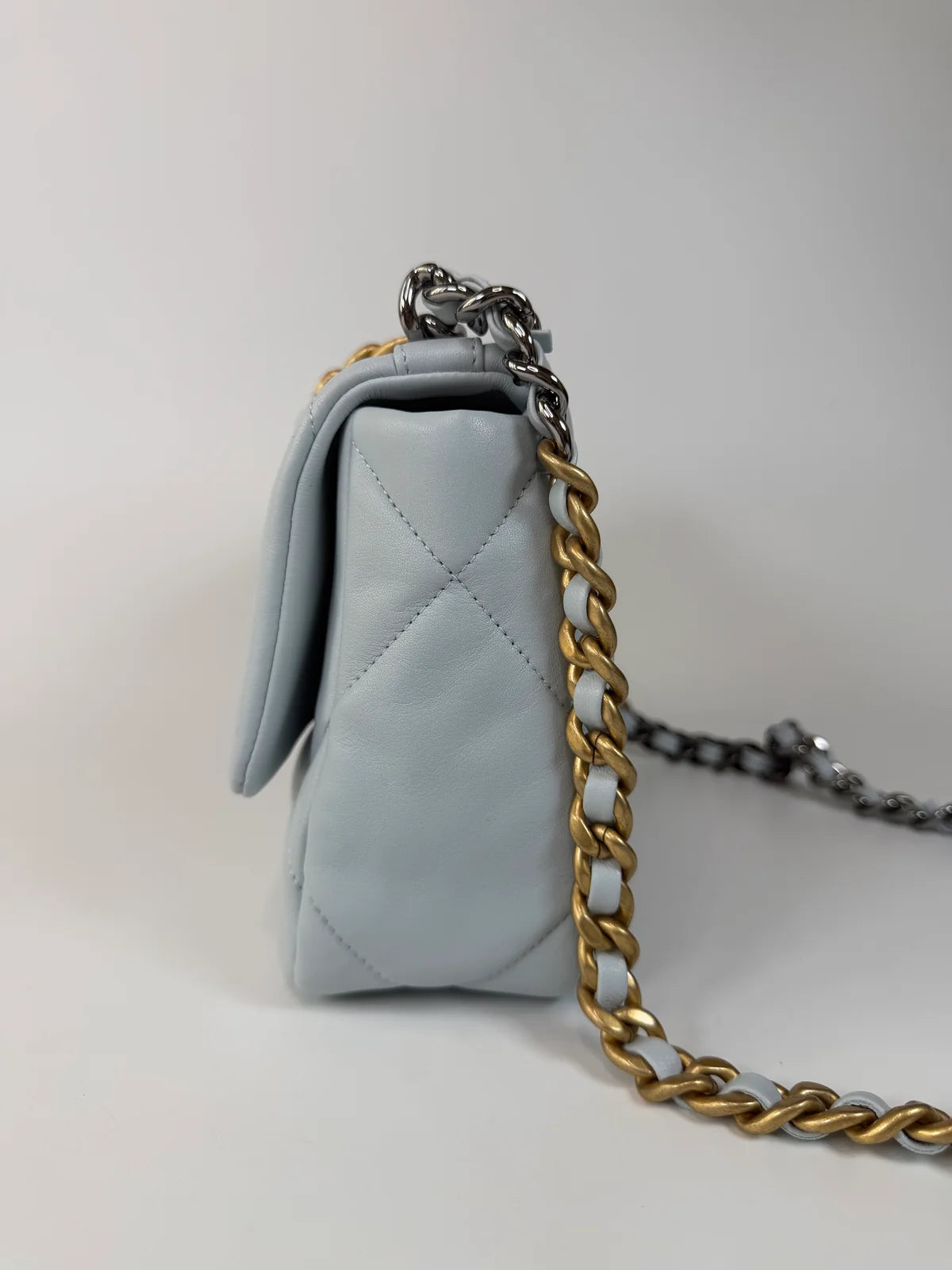 CHANEL 19 SMALL IN BLUE LAMBSKIN LEATHER WITH MIXED HARDWARE