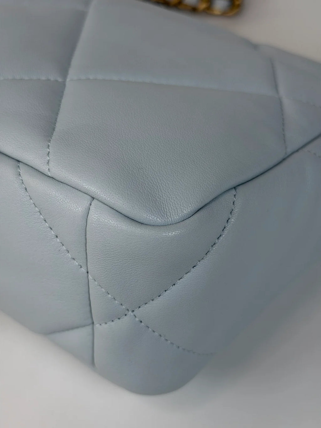 CHANEL 19 SMALL IN BLUE LAMBSKIN LEATHER WITH MIXED HARDWARE