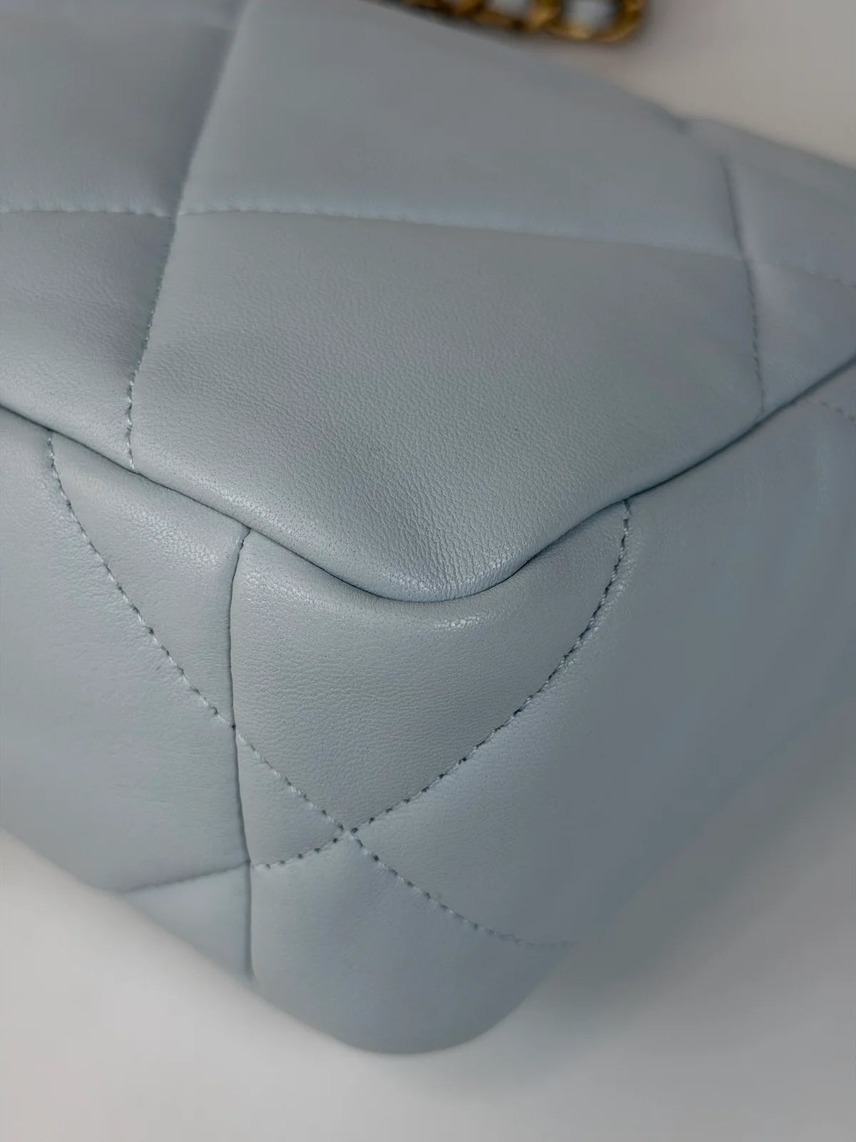 CHANEL 19 SMALL IN BLUE LAMBSKIN LEATHER WITH MIXED HARDWARE