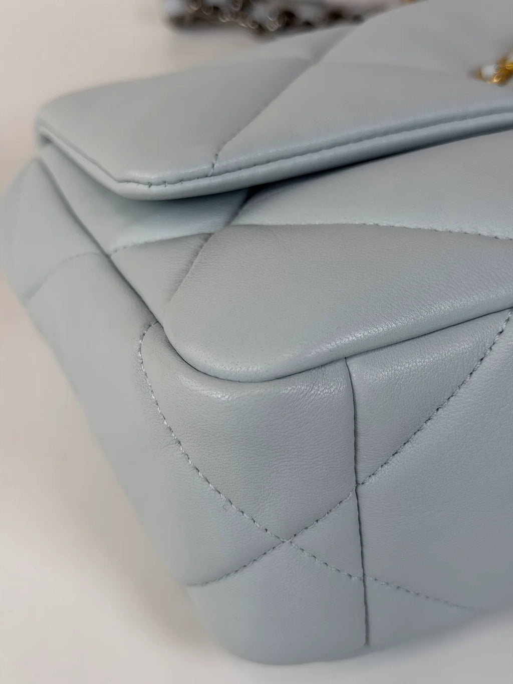 CHANEL 19 SMALL IN BLUE LAMBSKIN LEATHER WITH MIXED HARDWARE