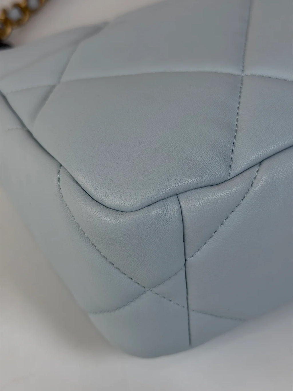 CHANEL 19 SMALL IN BLUE LAMBSKIN LEATHER WITH MIXED HARDWARE