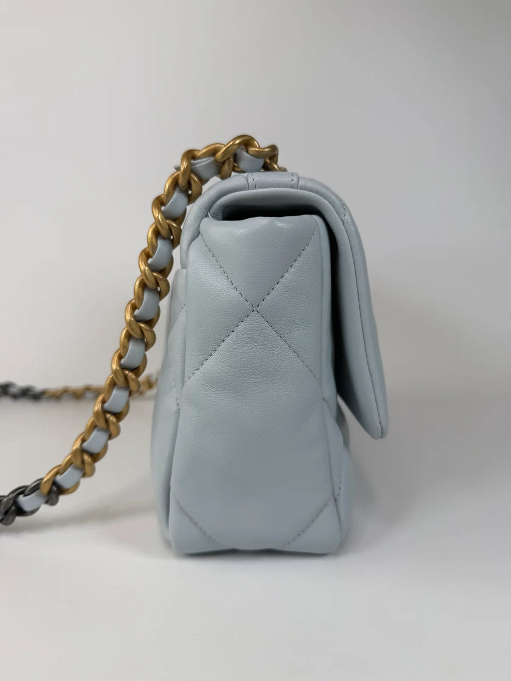 CHANEL 19 SMALL IN BLUE LAMBSKIN LEATHER WITH MIXED HARDWARE