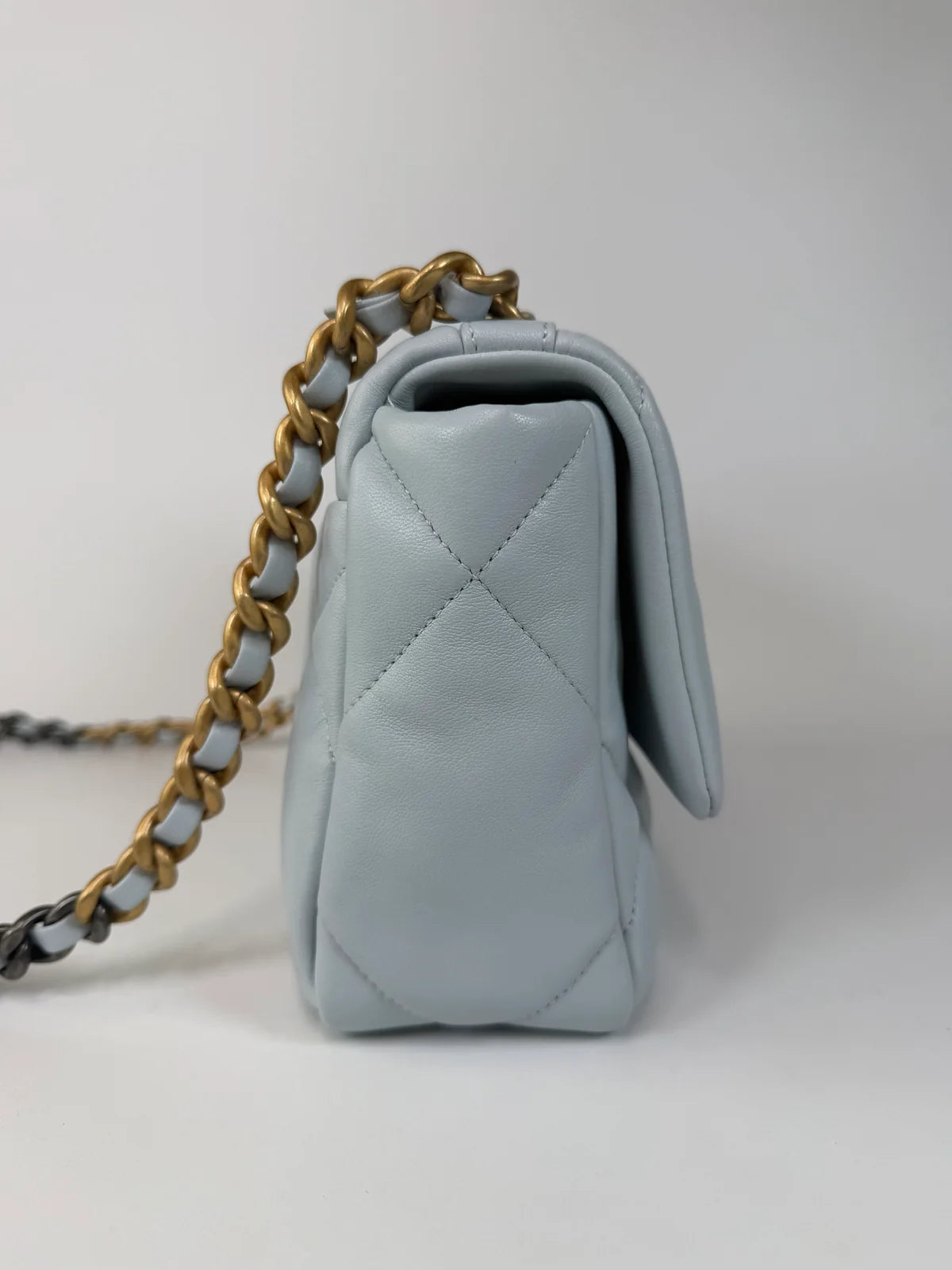 CHANEL 19 SMALL IN BLUE LAMBSKIN LEATHER WITH MIXED HARDWARE