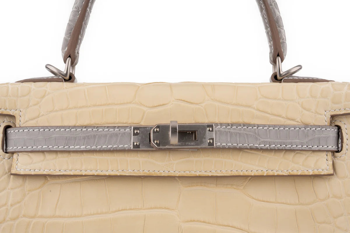 Hermès Kelly 25 Retourne Matt Alligator Missi Vanille / Gris BPHW