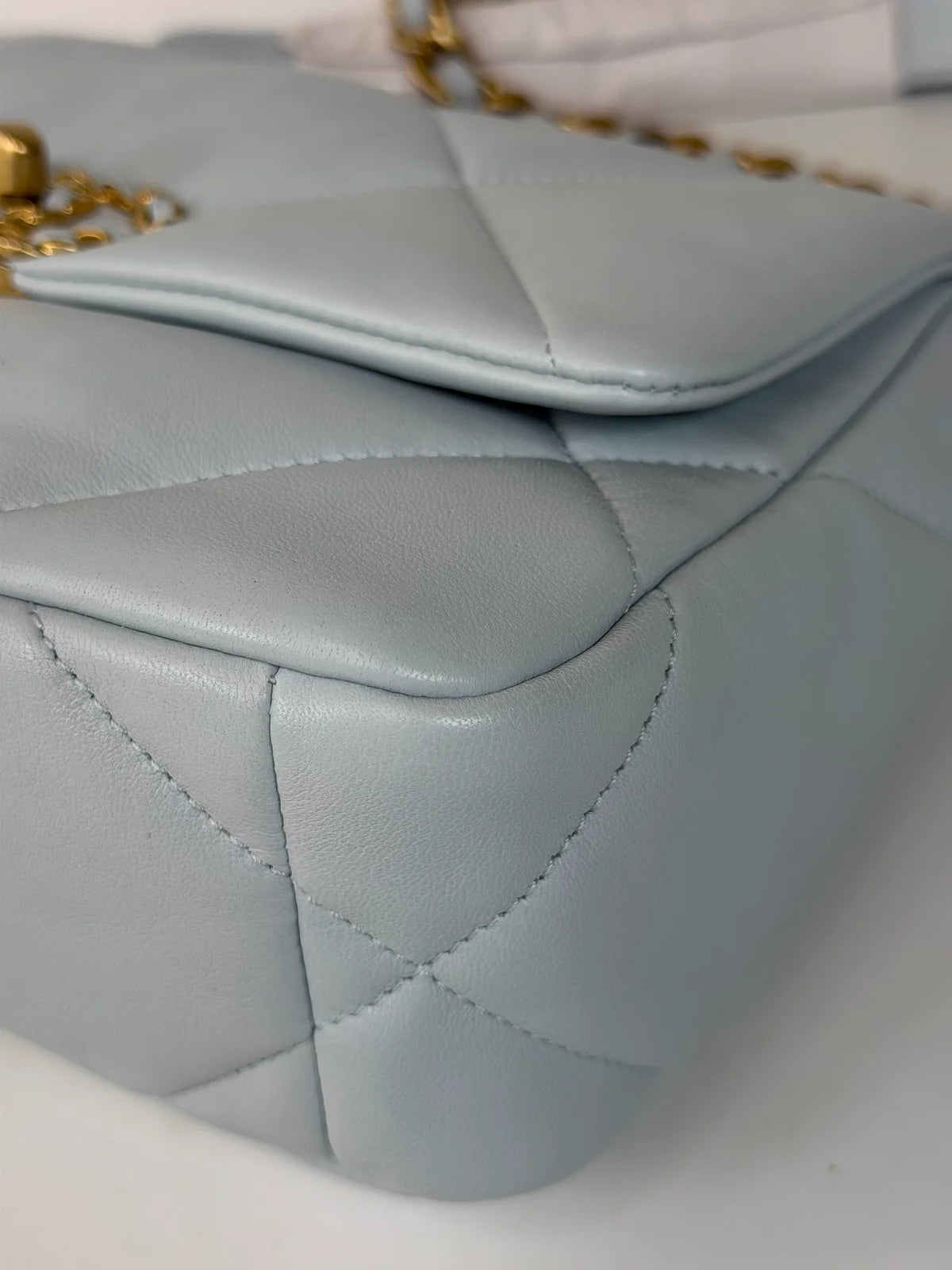 CHANEL 19 SMALL IN BLUE LAMBSKIN LEATHER WITH MIXED HARDWARE