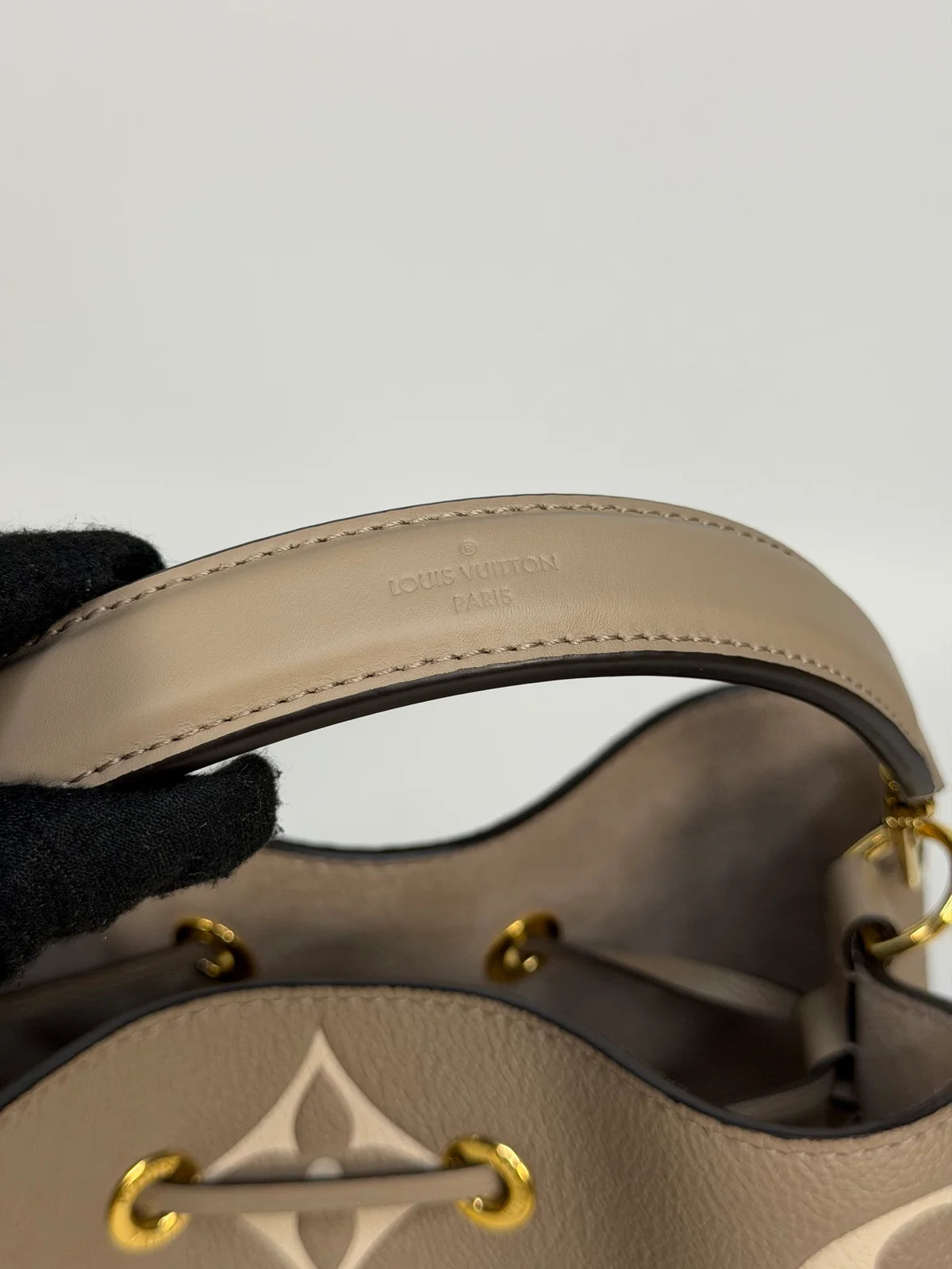 LOUIS VUITTON NÉONÓE BUCKET BAG MM BI COLOUR EMPEREINTE