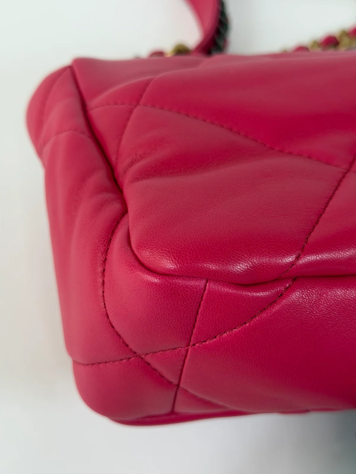 CHANEL 19 SMALL IN PINK LAMBSKIN LEATHER WITH MIXED HARDWARE