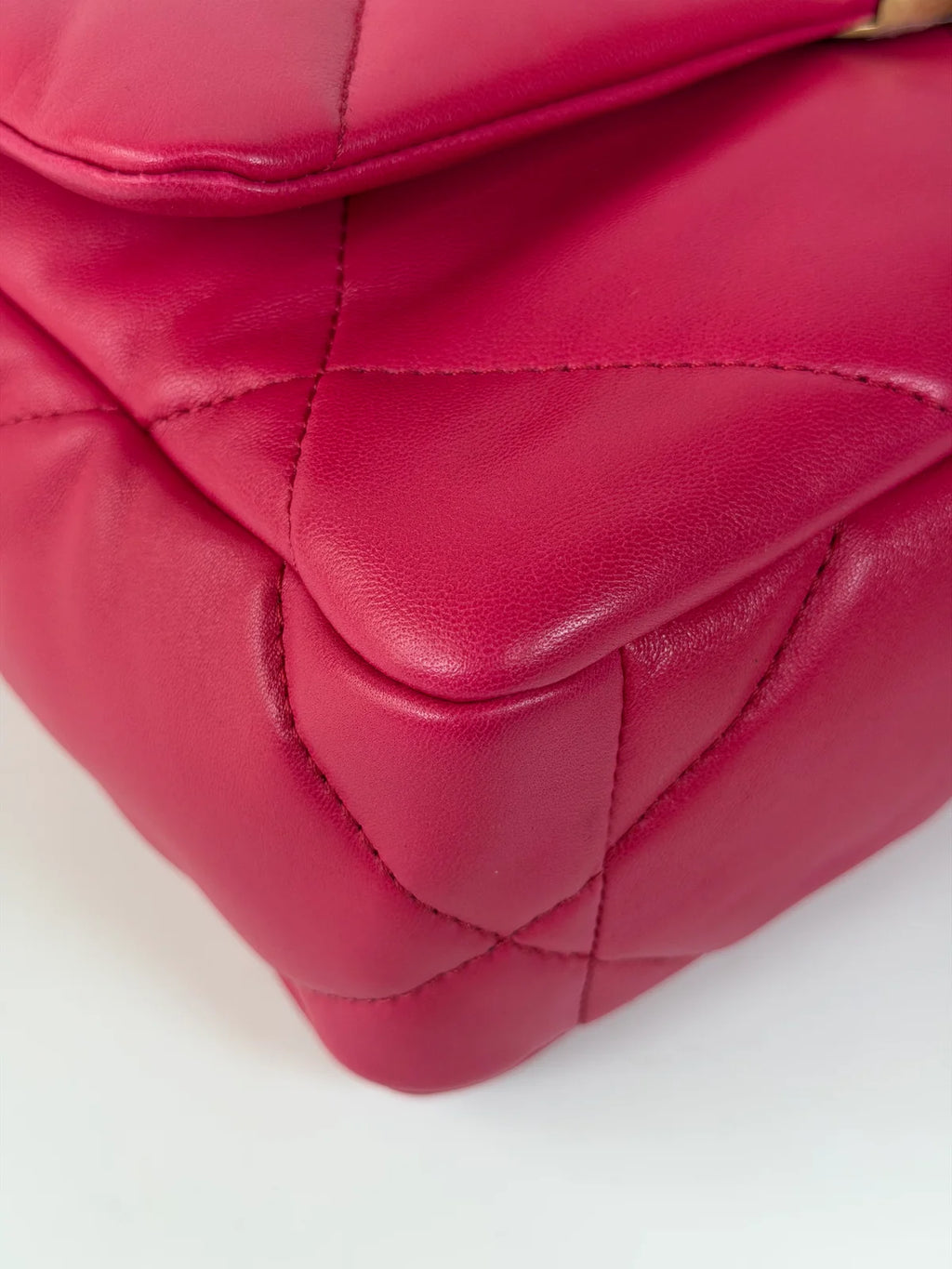 CHANEL 19 SMALL IN PINK LAMBSKIN LEATHER WITH MIXED HARDWARE